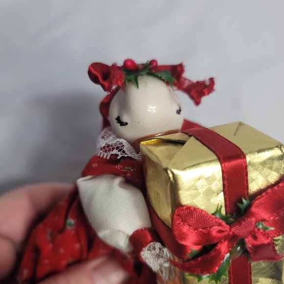 1983 Just Ducky "A Christmas Present by Jo Porcelain Duck Doll with Clothing NEW - Picture 3 of 13